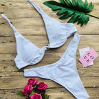 Bikini épure – v cut